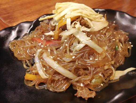C4 . Royal stir-fried glass noodles 궁중잡채  炒杂菜